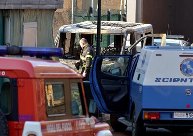 Milano, incendio nella notte nella scuola di polizia locale 5