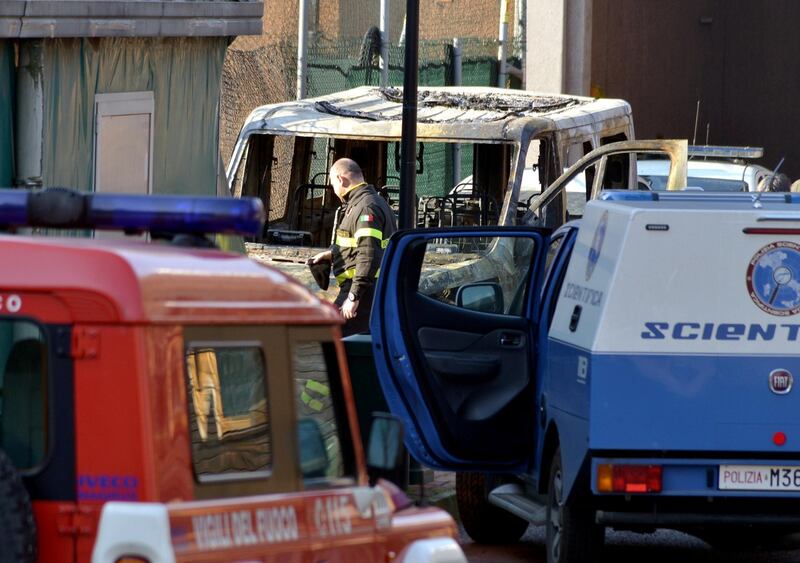 Milano, incendio nella notte nella scuola di polizia locale 5