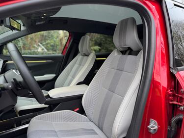 Renault Scenic E-Tech: guarda la gallery del crossover elettrico per viaggiare 15