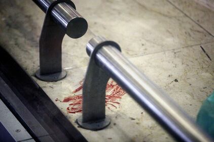 Milano, i soccorsi dopo l'aggressione in centrale 14