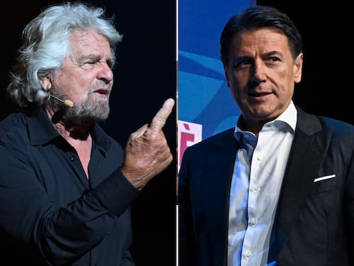 Grillo torna e attacca il leader M5s. Scoppia la guerra delle “zero stelle”