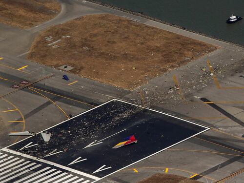 San Francisco, aereo si schianta e va in fiamme