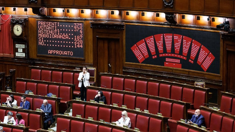 Terza fiducia alla legge elettorale, la maggioranza cresce. Domani lo scrutinio segreto