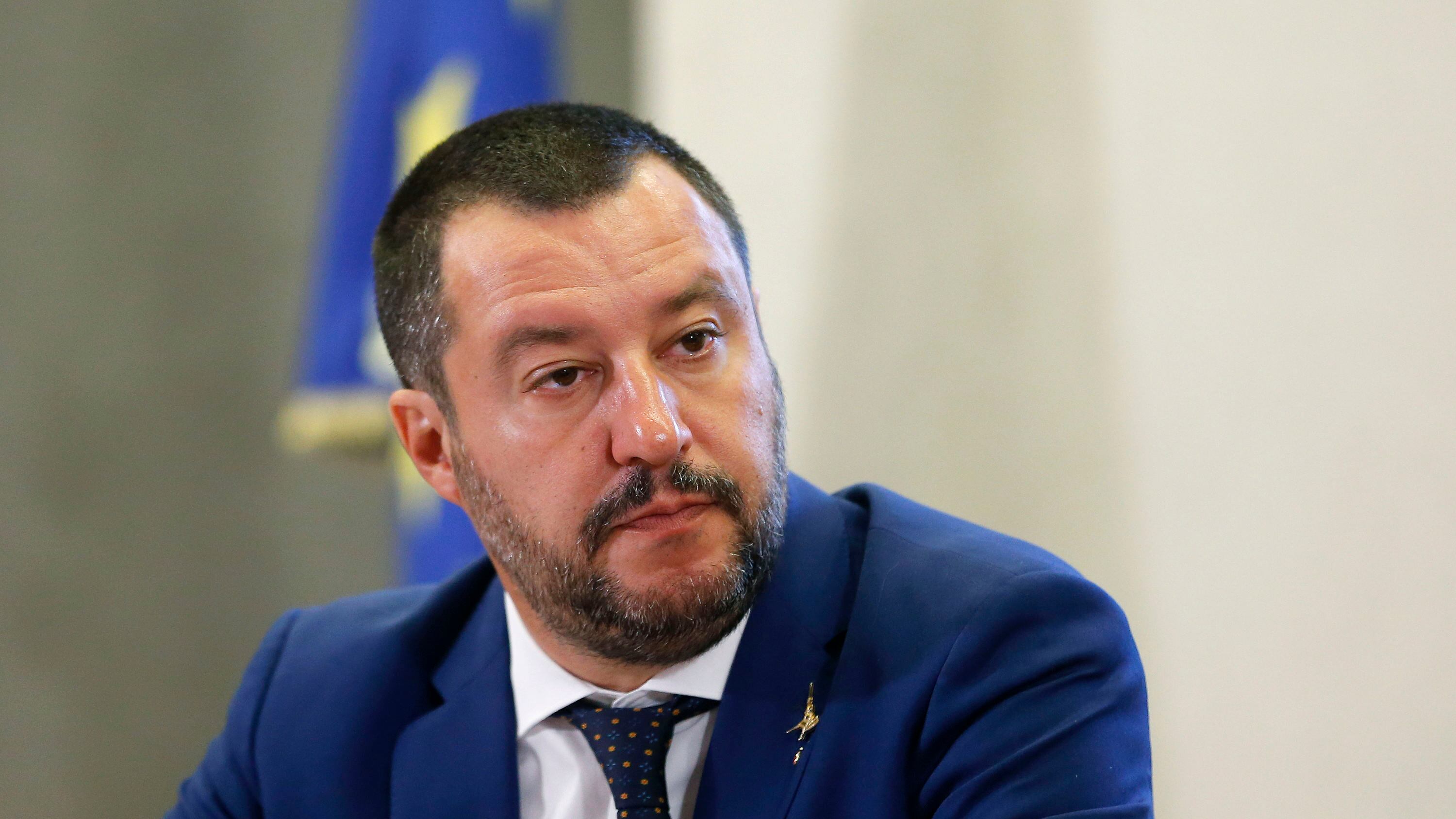 Follia dei giudici: sequestrata la Lega