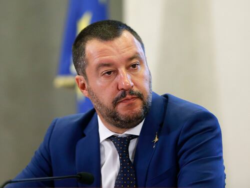 Follia dei giudici: sequestrata la Lega