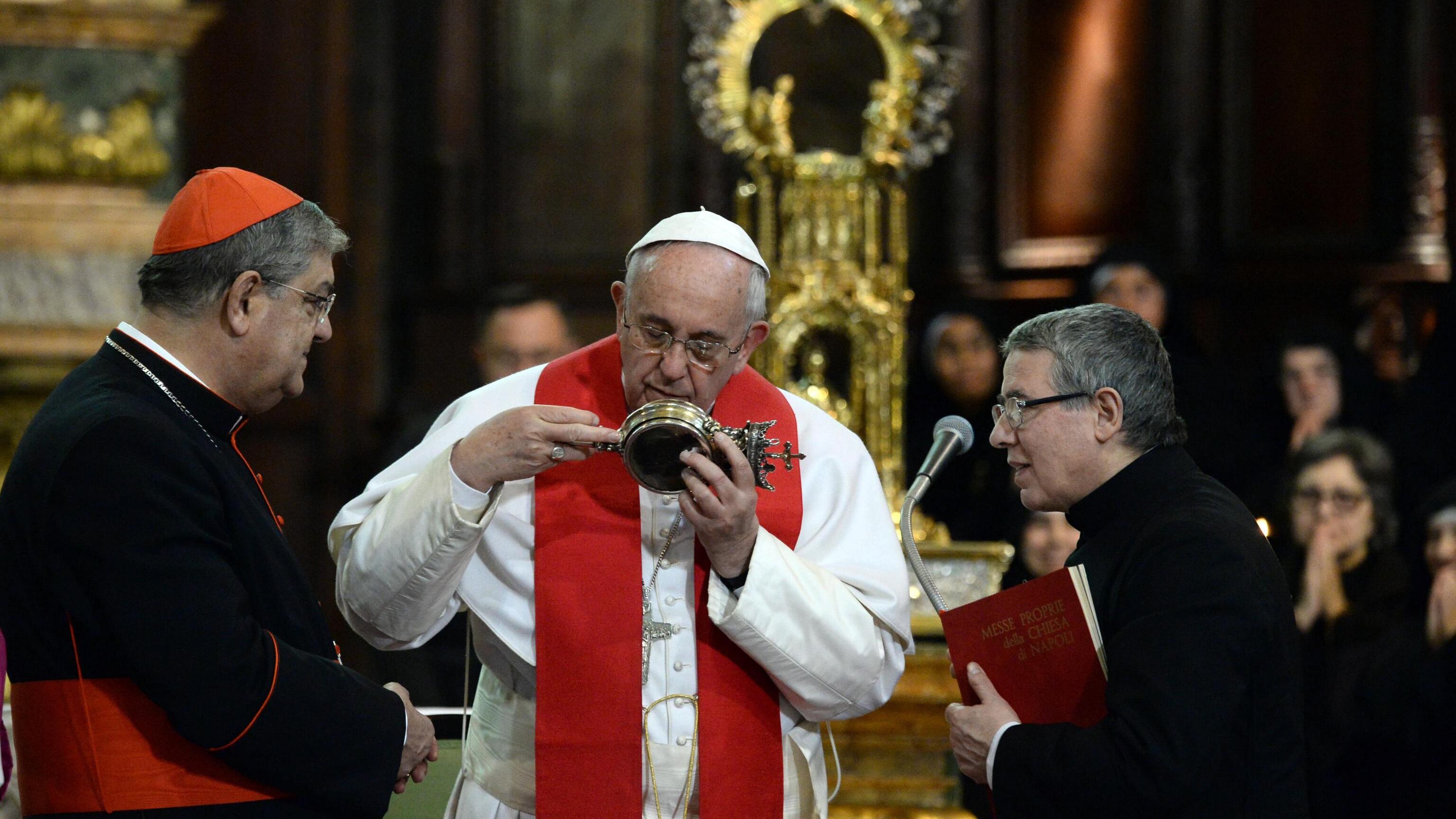 Dal miracolo alle carte bollate E San Gennaro finisce al Tar