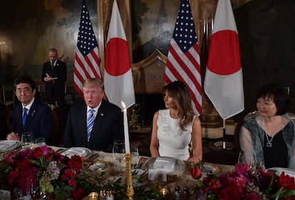 Melania Trump, fascino bianco col premier giapponese 12