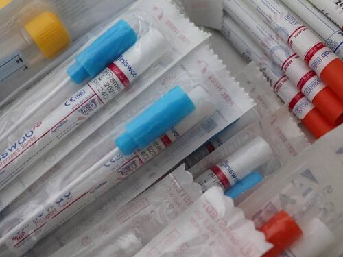 Dall'affidabilità al green pass: tutto quello che c'è da sapere sui test salivari