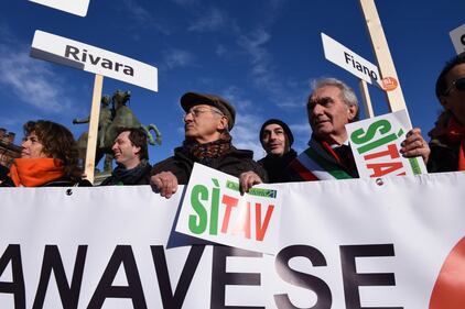 I Sì Tav in piazza a Torino: 30mila a favore dell'opera 6