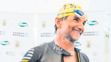 Andrea, 140 km a nuoto da Pola fino a Cervia: "Teniamo il mare pulito"