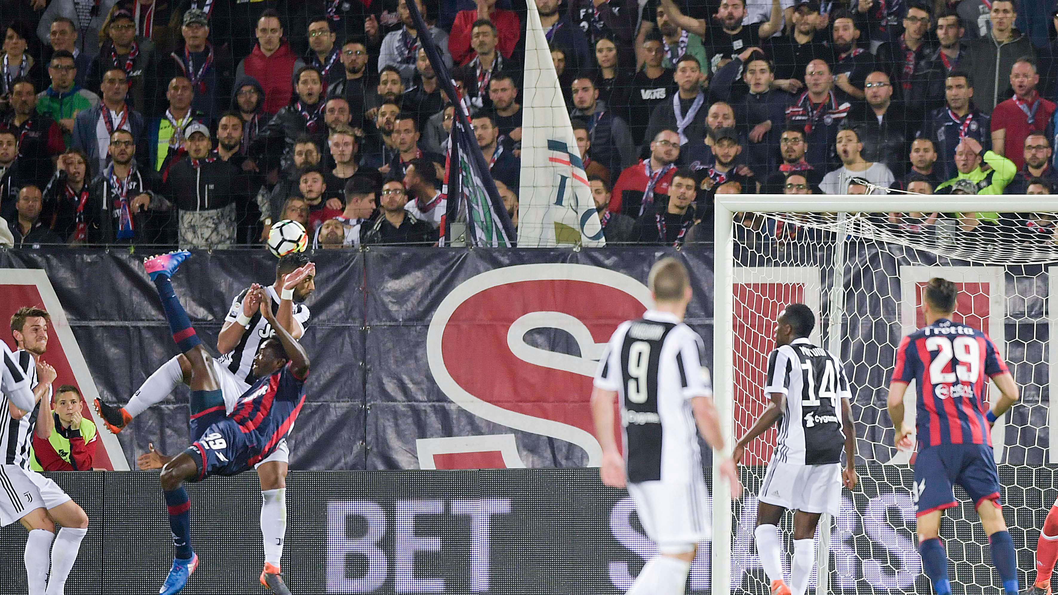 Il Crotone è insensibile e ferma la Juventus Simy, gol alla Ronaldo