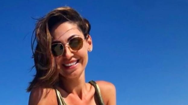 Anna Tatangelo hot in barca, ma i fan la criticano