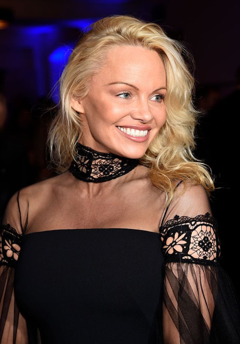 Pamela Anderson sexy icona ieri e oggi 13