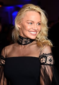Pamela Anderson sexy icona ieri e oggi 13