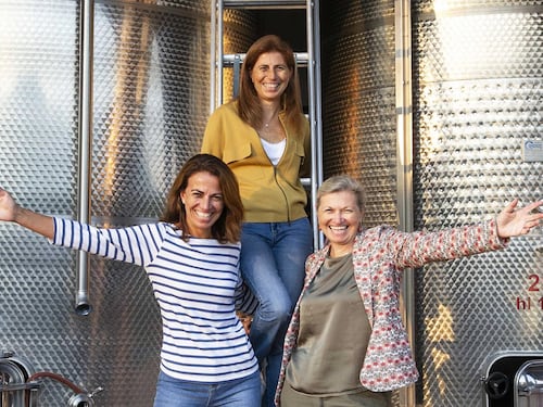 La Mesma, tre sorelle, il vino Cortese e i rifugiati nelle vigne