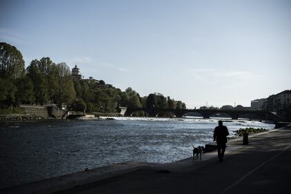 Il coronavirus "ripulisce" le acque del fiume Po 10