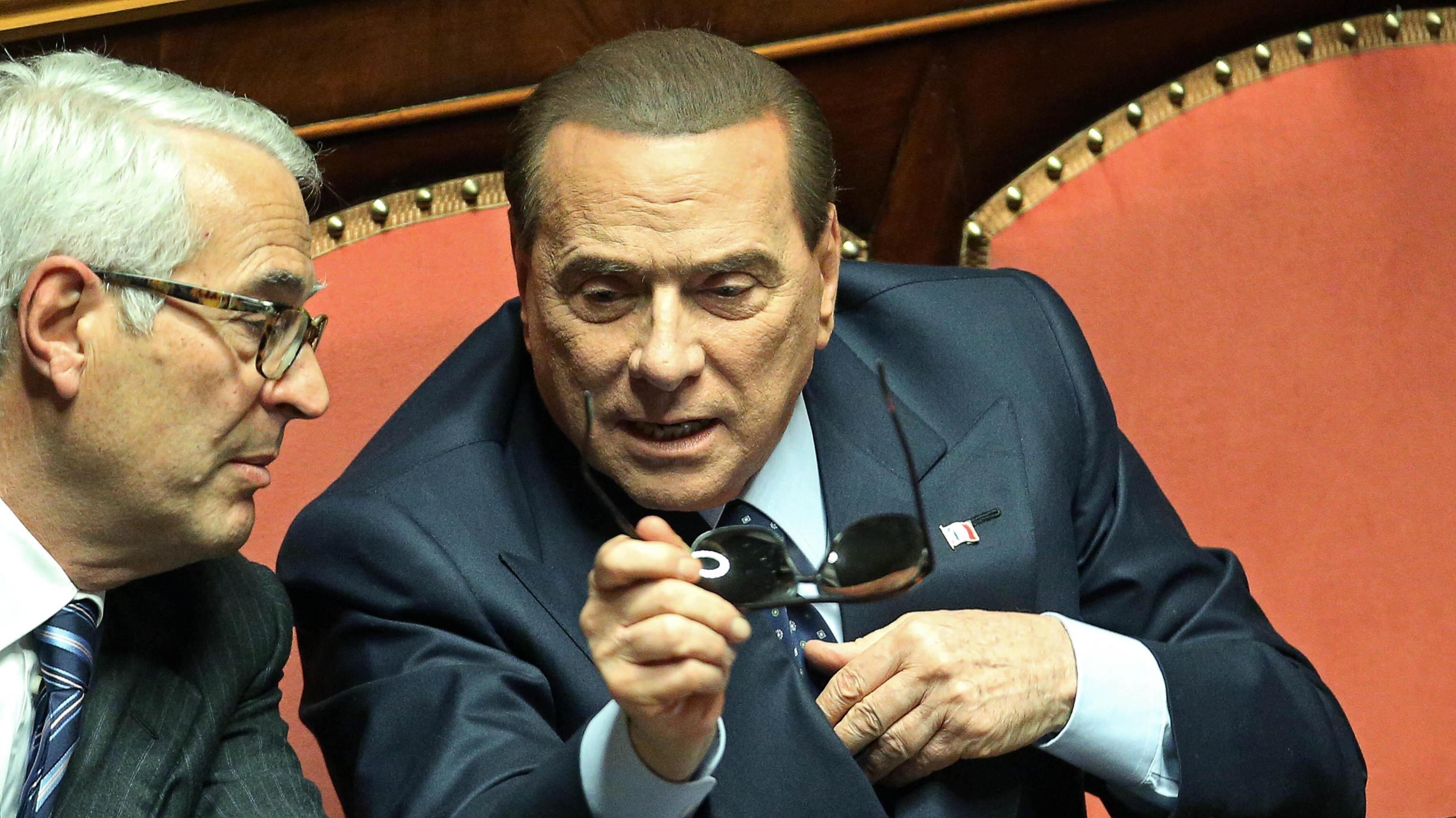 Il Cav avverte: "Se la sinistra prende il Colle daremo battaglia in piazza"
