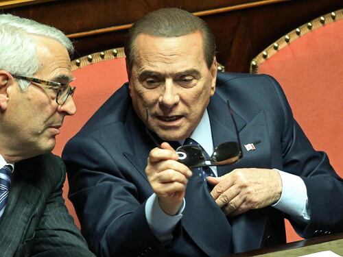 Il Cav avverte: "Se la sinistra prende il Colle daremo battaglia in piazza"