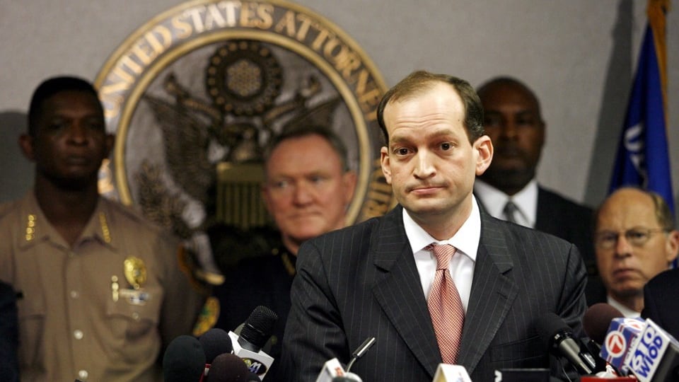 Trump nomina Acosta al lavoro: un latinoamericano alla Casa Bianca