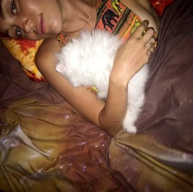 Pizza, gattini, nudità e drag queen: la vita privata in pubblico di Miley Cyrus 22