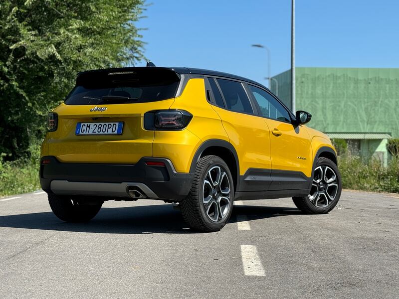 Jeep Avenger 1.2 Summit: guarda la gallery del B SUV a benzina 5