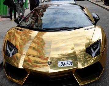 Una Lamborghini tutta d'oro 3