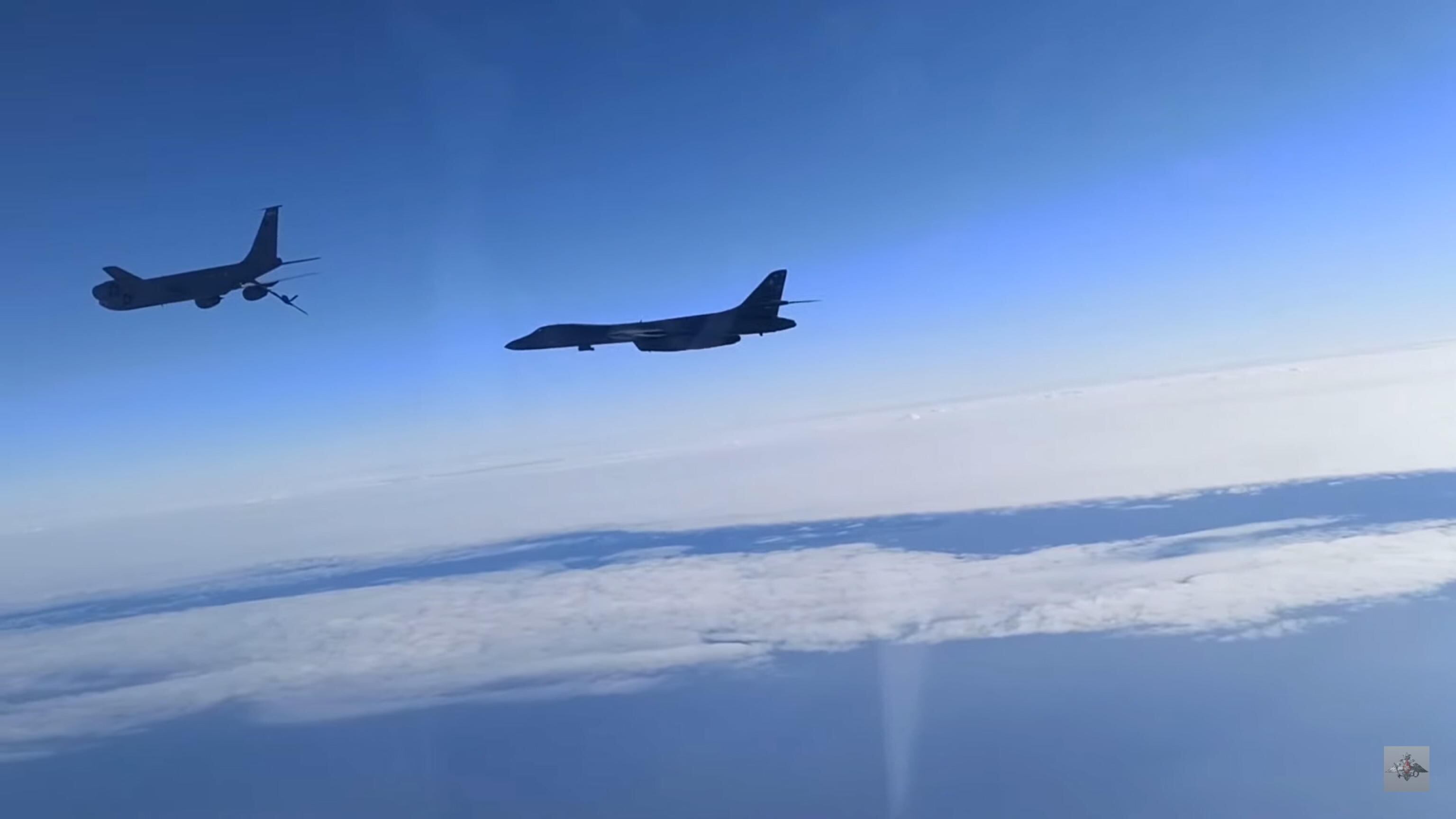 Jet russi nei cieli scozzesi intercettati dalla Nato. Ancora bombe su Odessa