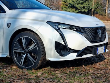 Peugeot 308 SW, guarda le foto 6