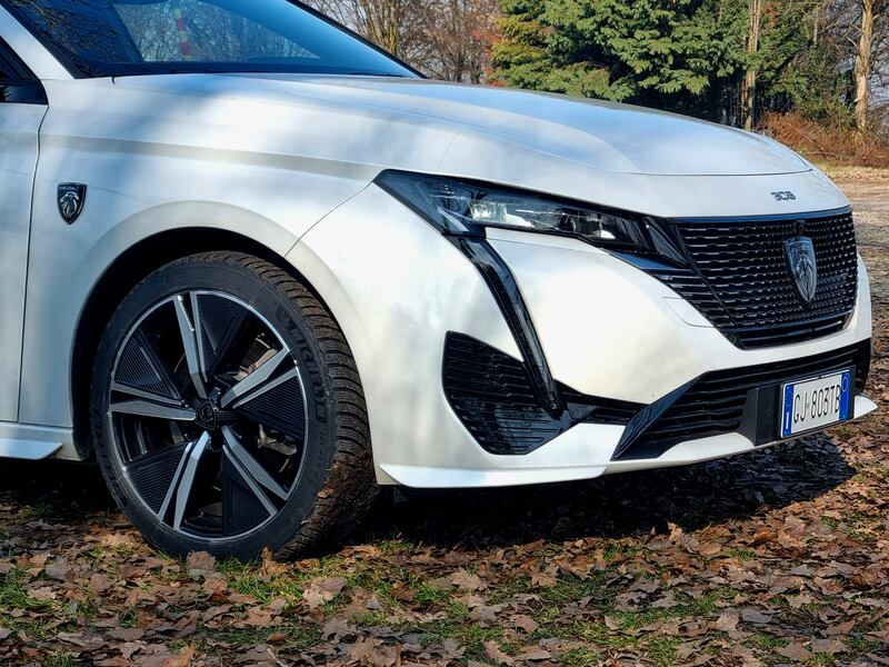 Peugeot 308 SW, guarda le foto 6