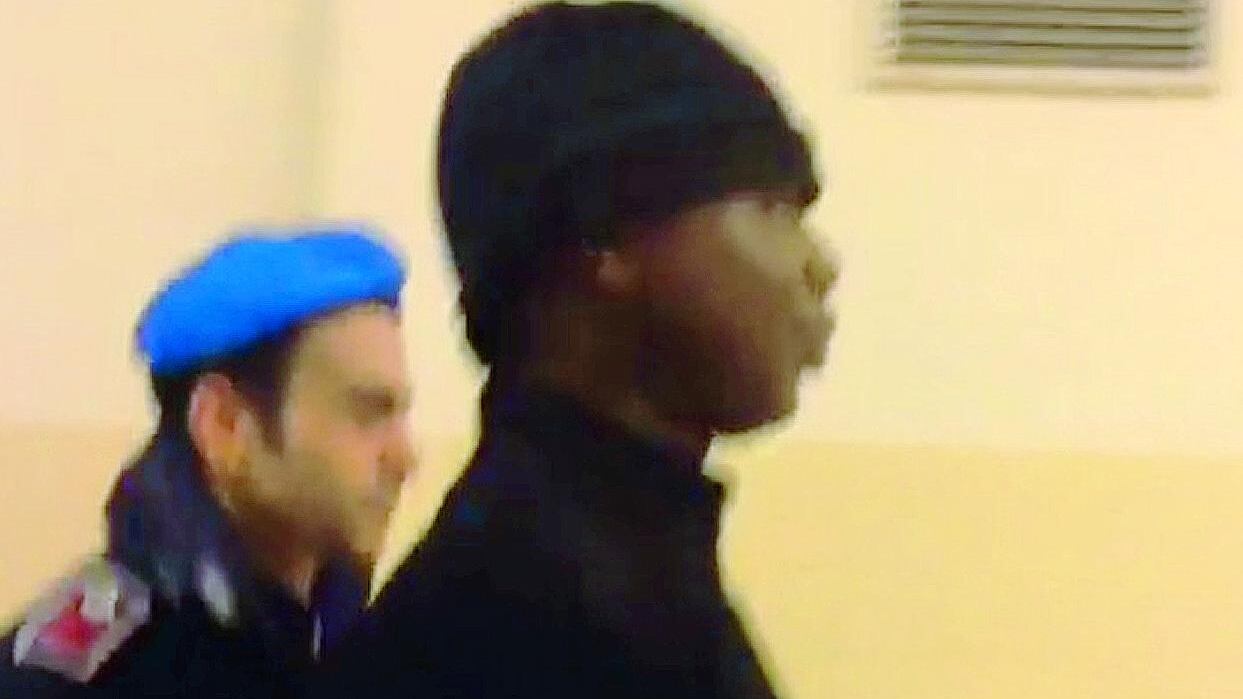 No al manicomio, Kabobo resta in cella