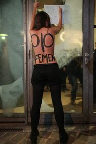 Polanski contestato a Parigi dalle Femen 8