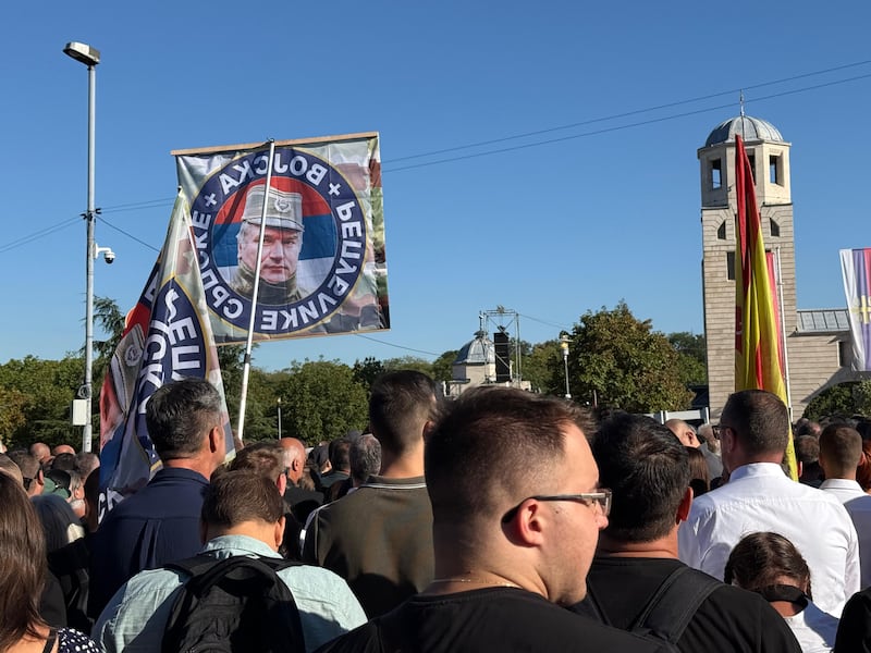 Le immagini inedite del funerale del generale