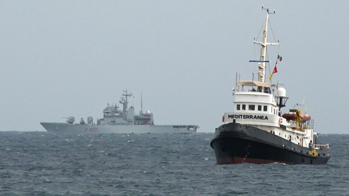 Ci risiamo, boom di sbarchi. Nave Ong sotto inchiesta