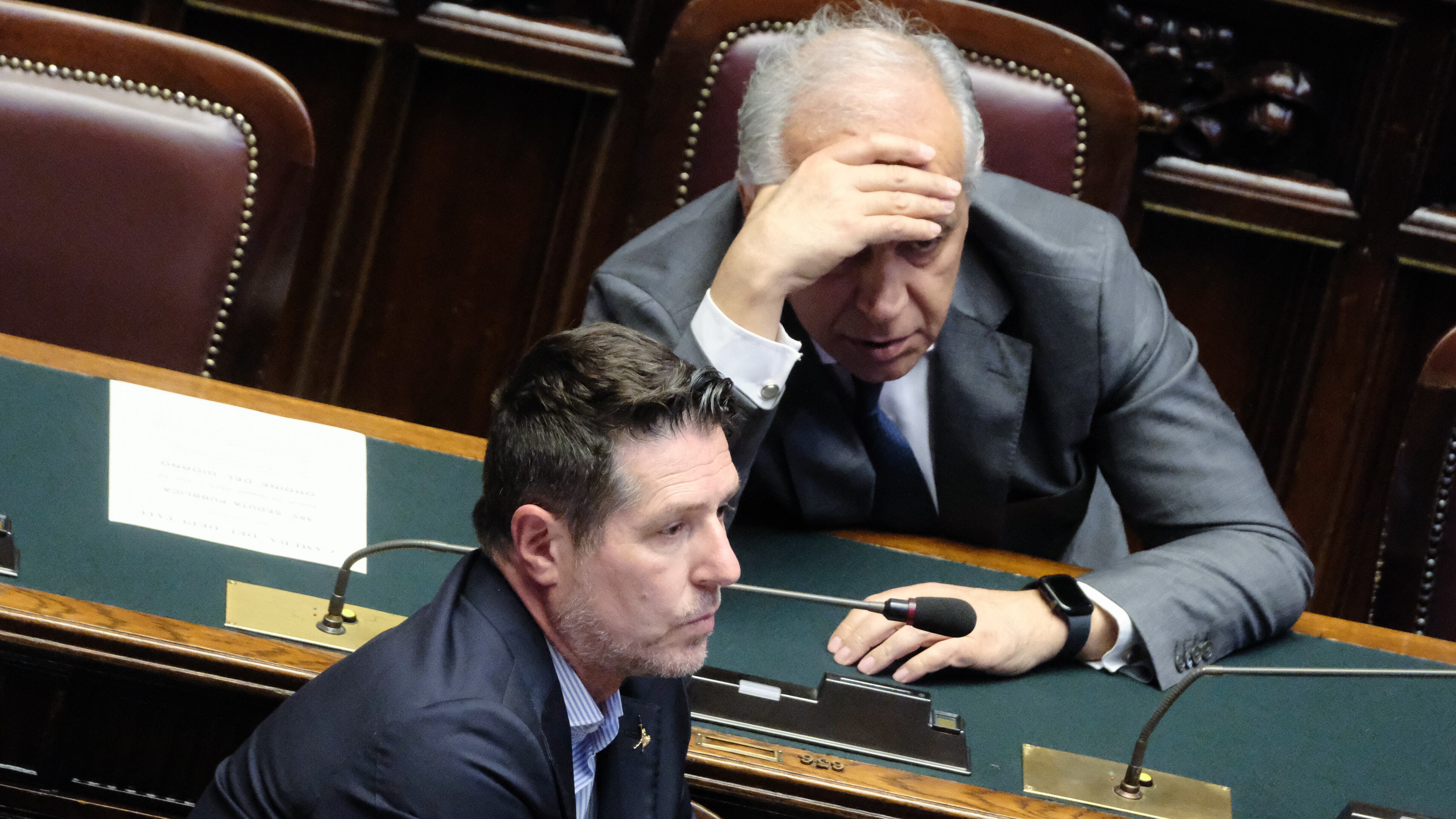 Via libera al dl Sicurezza. L'opposizione soffia sul fuoco