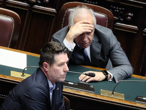 Via libera al dl Sicurezza. L'opposizione soffia sul fuoco
