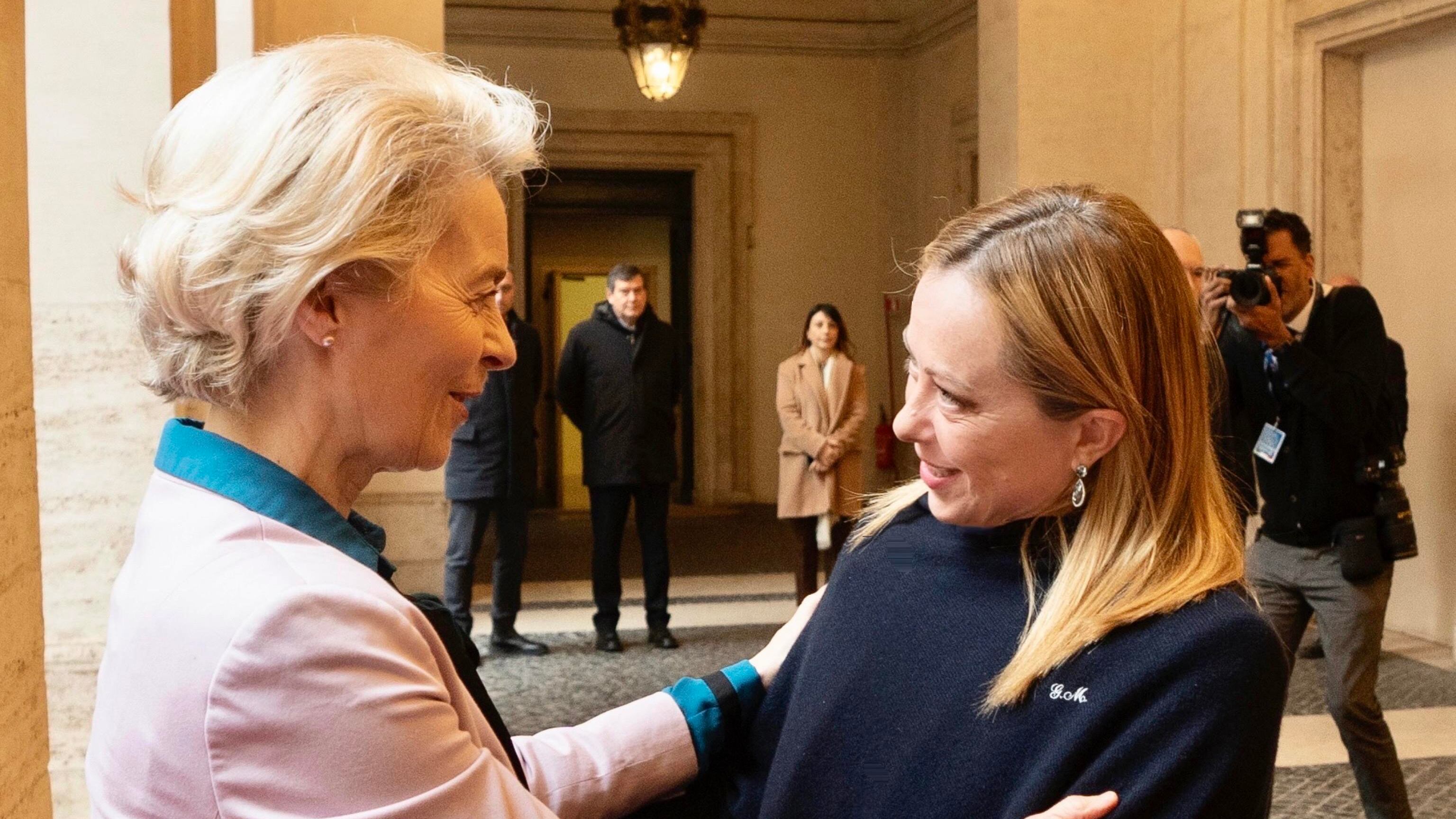 Le Europee del 2024 rendono più vicine Meloni e Von der Leyen. "Collaboriamo sul Pnrr". Migranti, niente intesa