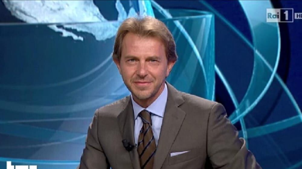 "Non vedo il simbolo del Pd". La gaffe di Giorgino in diretta su Rai1