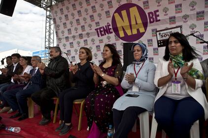L'Hdp filo-curdo in piazza per il "no" a Batman 10