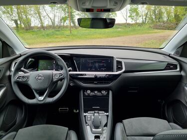 Opel Grandland Gse, guarda le foto 14