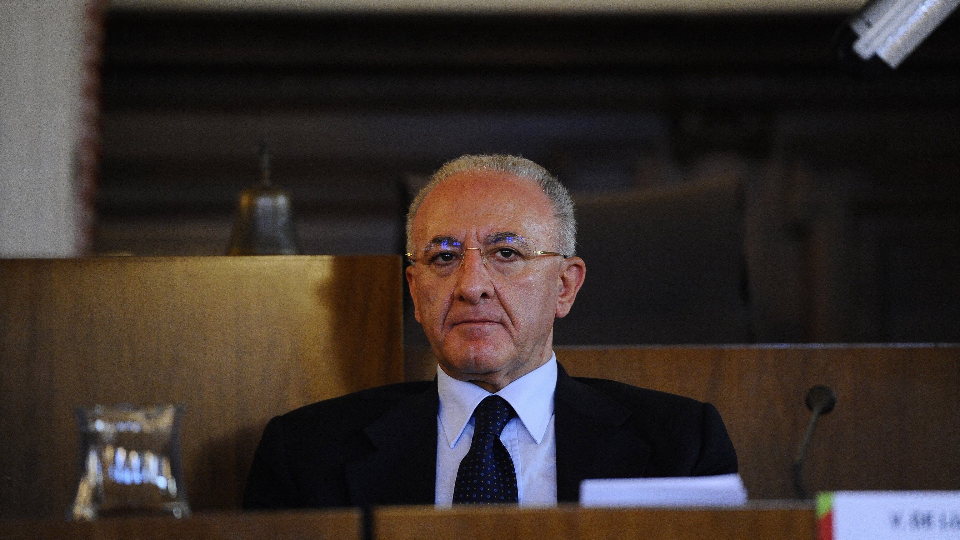 Salerno, decaduto il sindaco De Luca