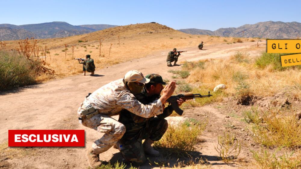 A caccia di bandiere nere nell'Iraq occupato dall'Isis