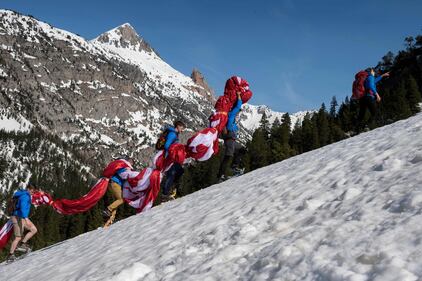 Bardonecchia, esponenti di estrema destra francesi bloccano il percorso dei migranti 11