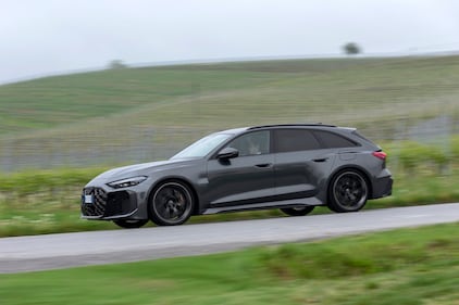 Audi RS5 Avant: le foto della prova su strada 14