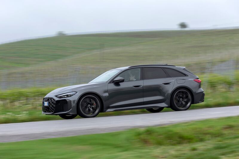 Audi RS5 Avant: le foto della prova su strada 14