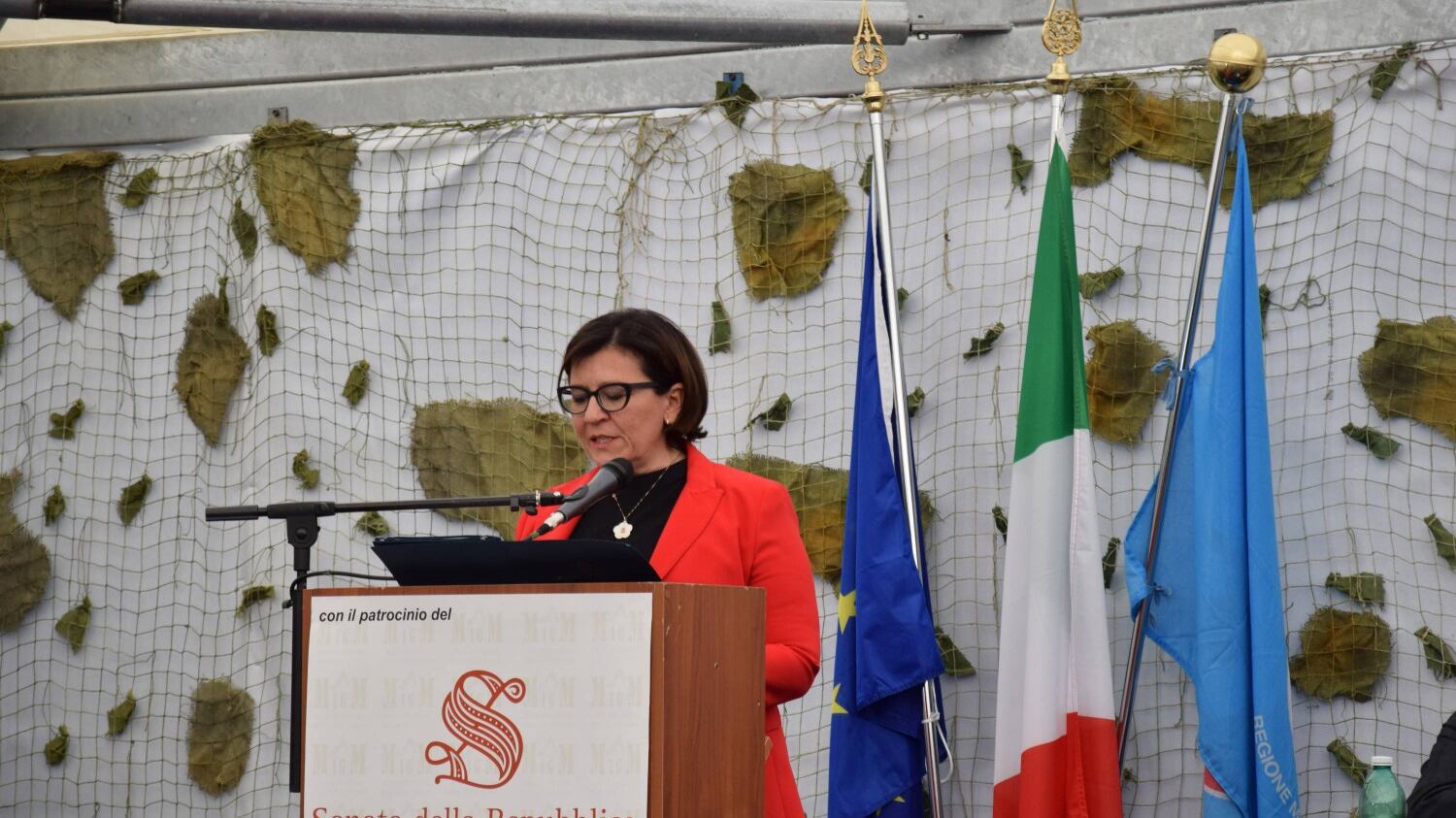I militari scavalcano la Trenta: appello al Viminale