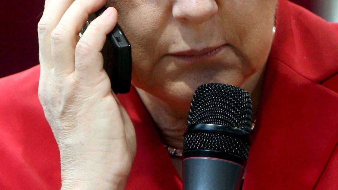 Lo Spiegel: gli Stati Uniti spiano la Merkel dal 2002