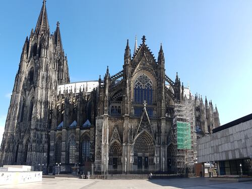 Colonia, sì al canto del muezzin: polemica