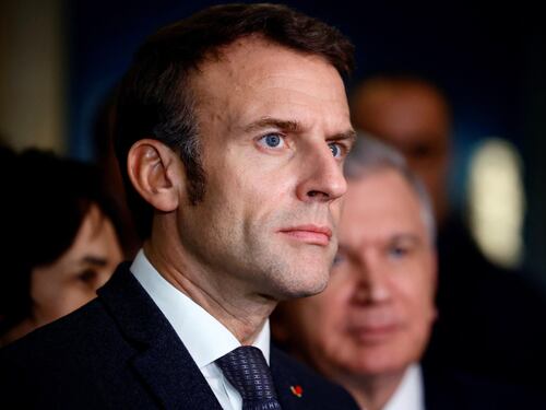 Ucraina, Macron ci riprova: conferenza a Parigi e "contatto" con Putin