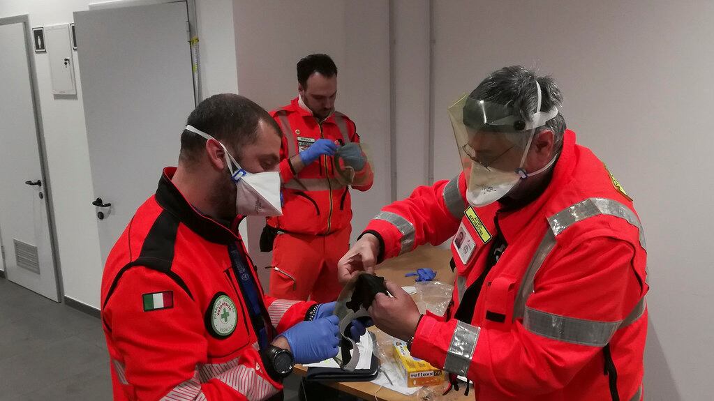 Il sindaco rivela il nome di un contagiato e l’Asl lo denuncia