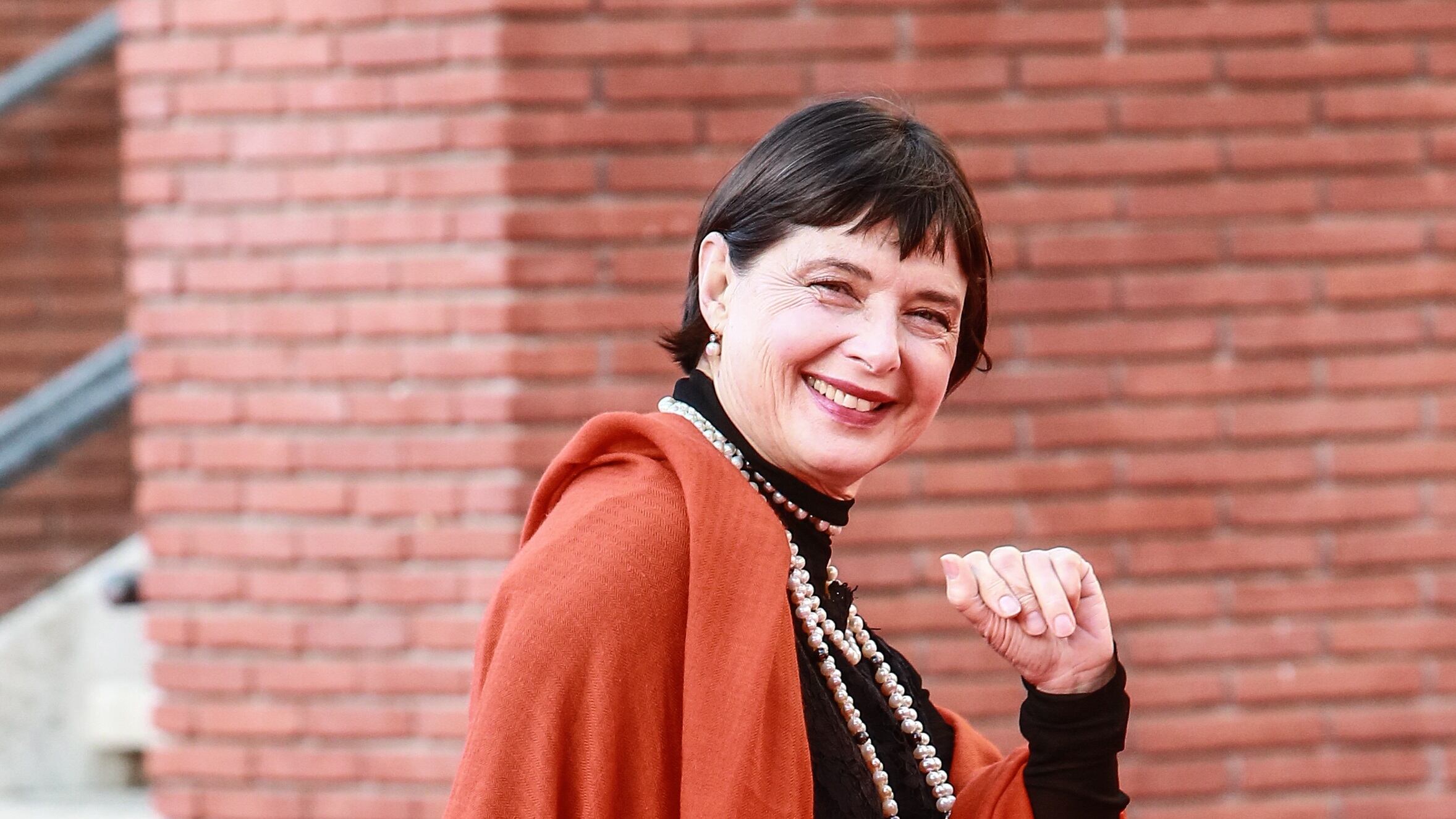 Isabella Rossellini: "Stuprata a quindici anni"